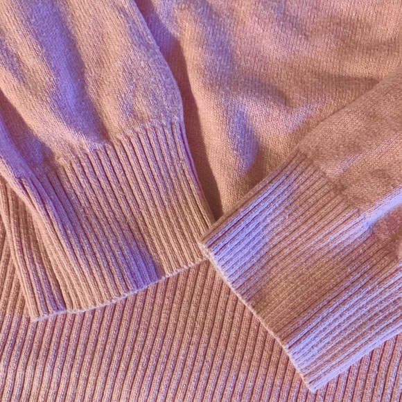 Gap Sweater with Button Accent, size M - Picture 4 of 6